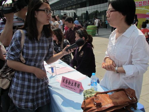 愛(ài)心助成長(zhǎng) 服務(wù)進(jìn)社區(qū)——河埒中學(xué)成功承辦大型公益教育咨詢服務(wù)活動(dòng)